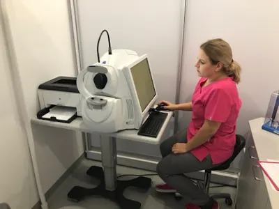 dr hab. n. med. Anna Nowińska, Okulista